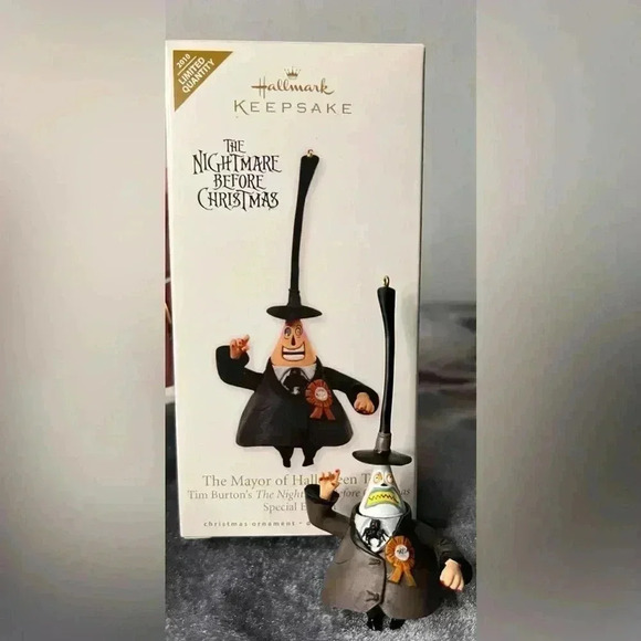 Hallmark 2010 Limited Night Before Christmas “Mayor or Halloween Town” Ornament - Picture 3 of 10